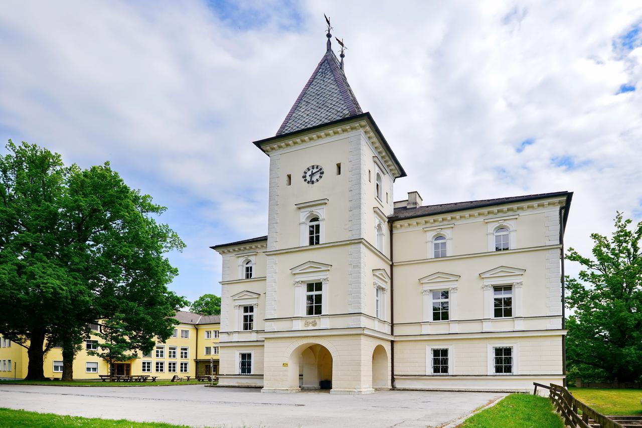Bildungshaus Schloss Krastowitz Otel Klagenfurt am Woerthersee Dış mekan fotoğraf