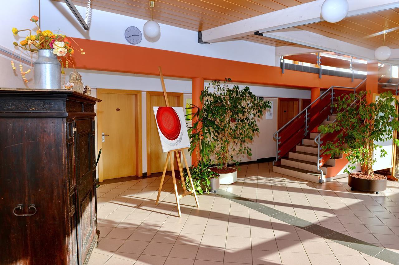 Bildungshaus Schloss Krastowitz Otel Klagenfurt am Woerthersee Dış mekan fotoğraf