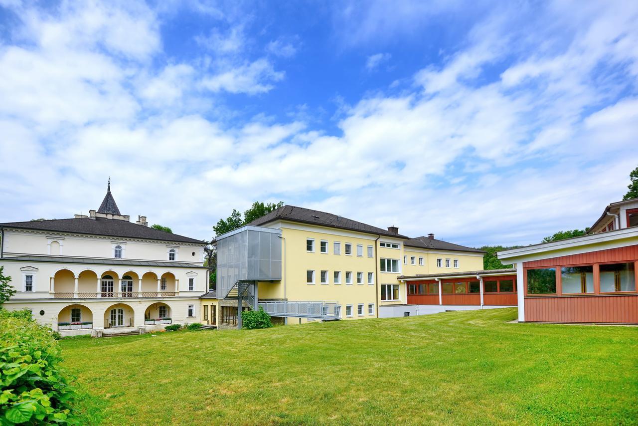 Bildungshaus Schloss Krastowitz Otel Klagenfurt am Woerthersee Dış mekan fotoğraf
