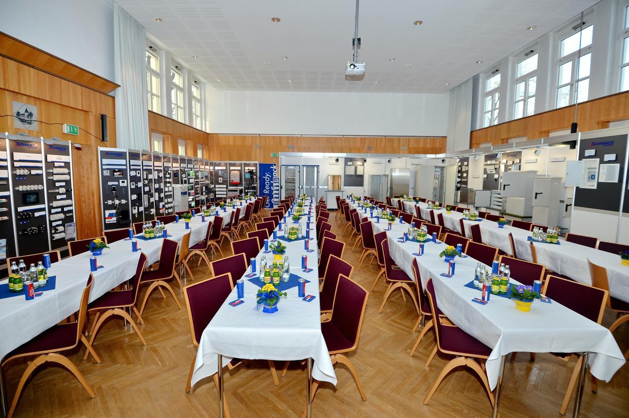 Bildungshaus Schloss Krastowitz Otel Klagenfurt am Woerthersee Dış mekan fotoğraf
