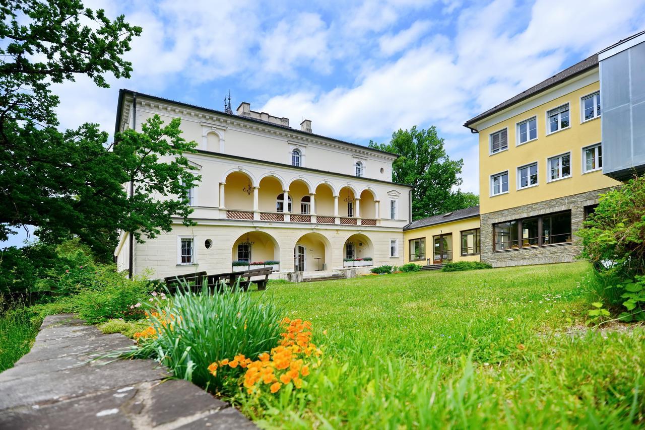 Bildungshaus Schloss Krastowitz Otel Klagenfurt am Woerthersee Dış mekan fotoğraf